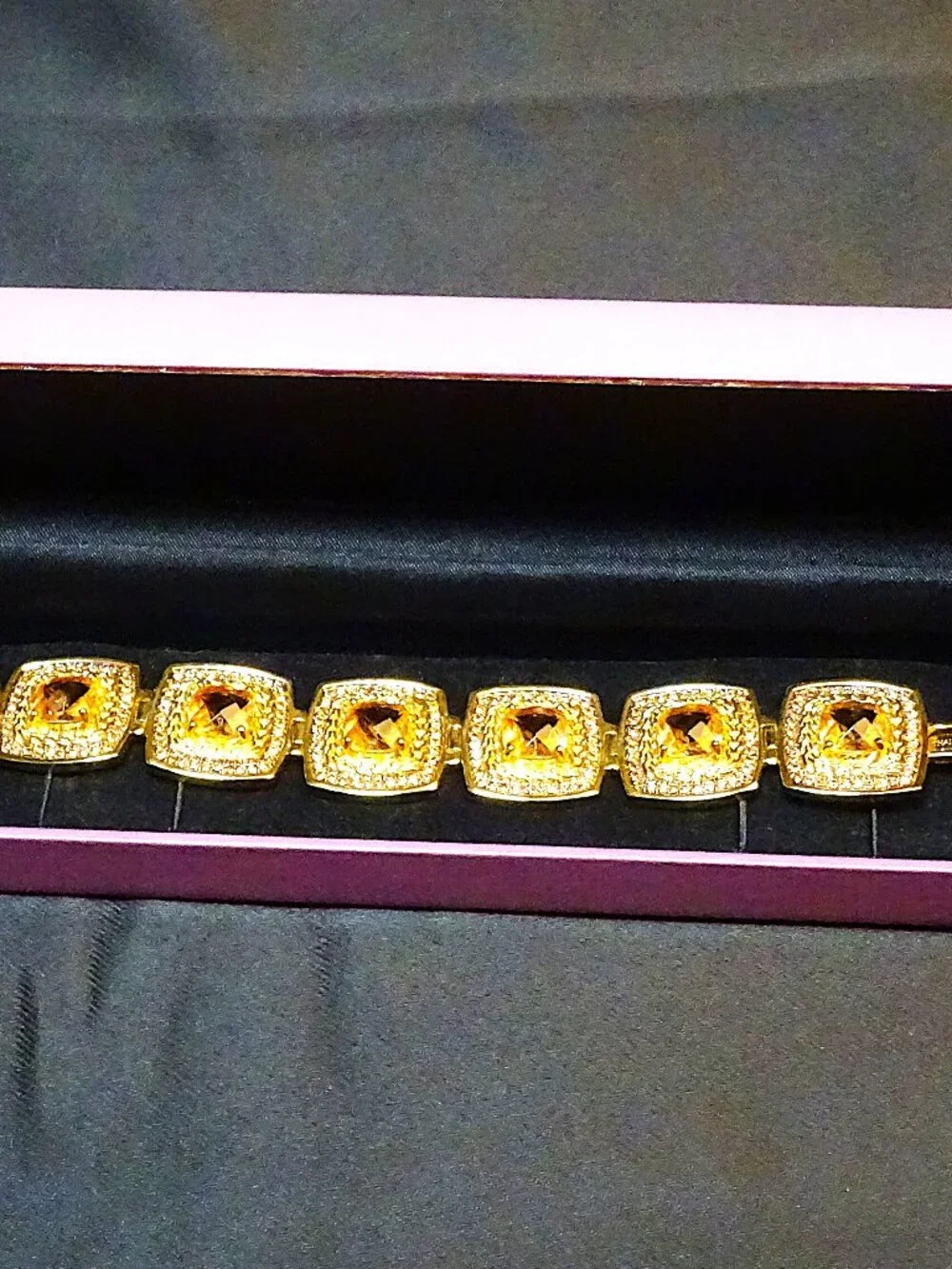 Suzanne Somers Beautiful Amber and Gold 7